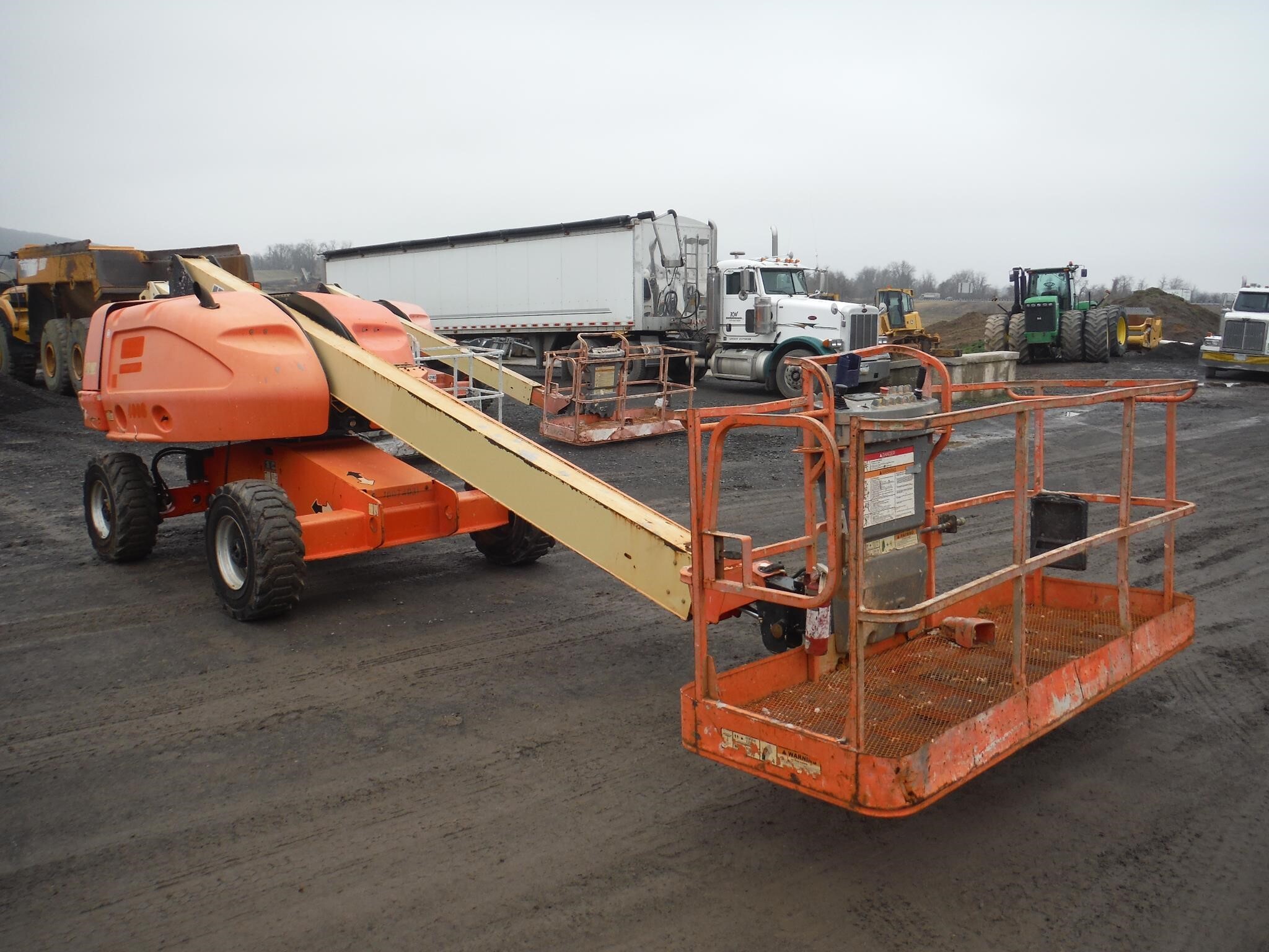 2012 JLG 400S in Milton, PA