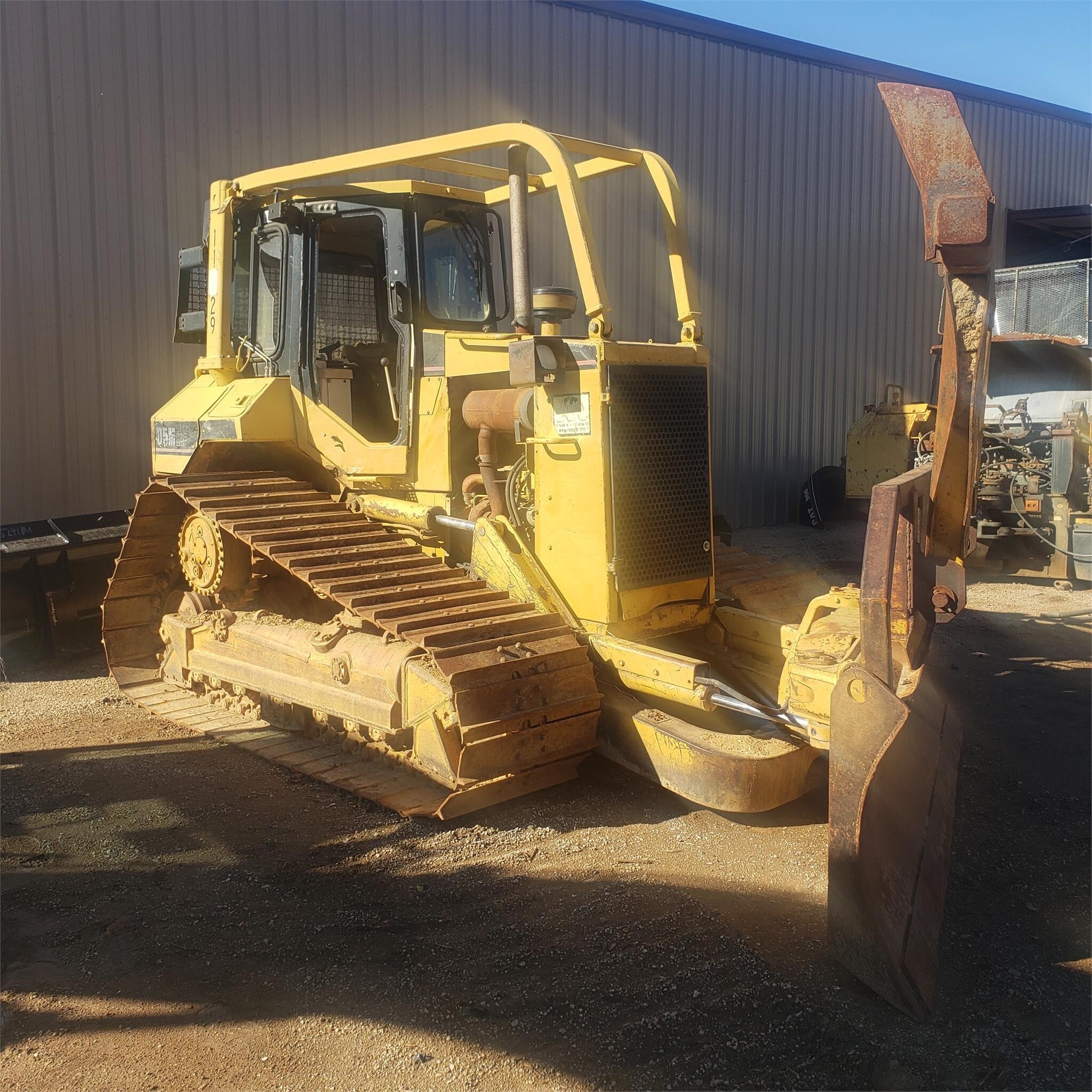 2000 CATERPILLAR D5M LGP in Hughes Springs, TX