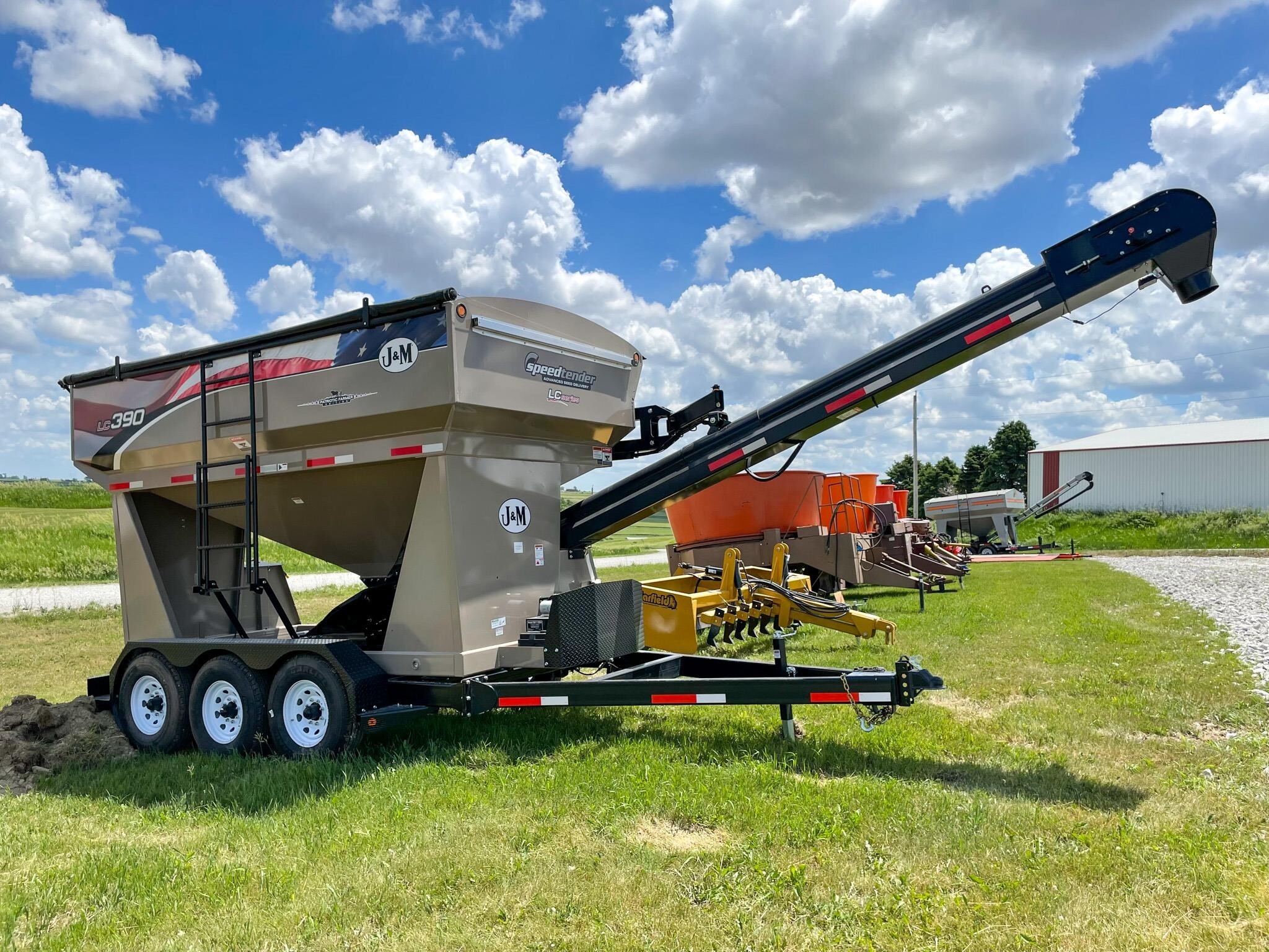 2026 J&M LC390 in Henderson, IA