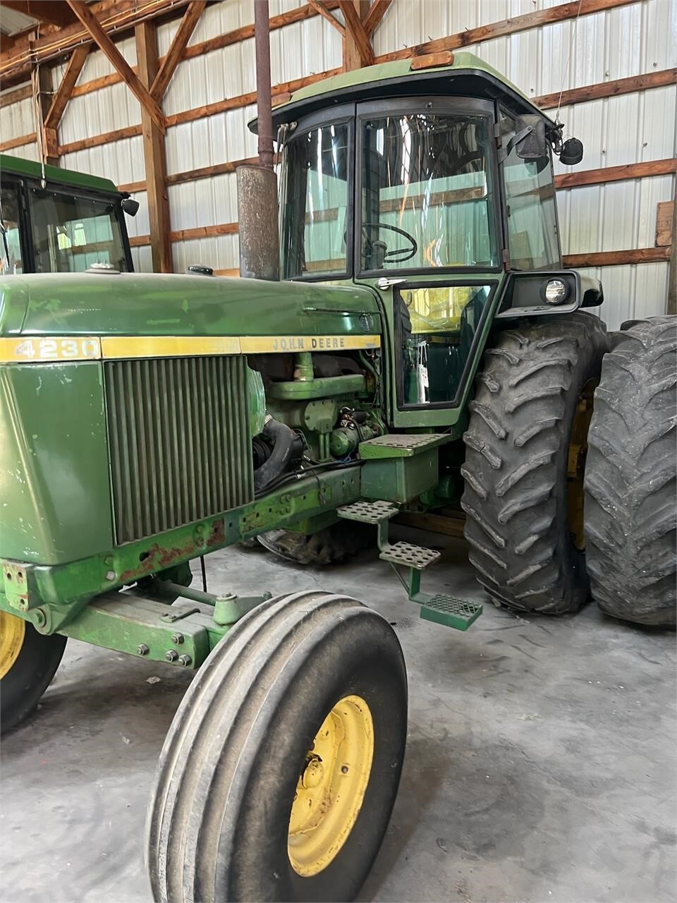 JOHN DEERE 4230 in Marlette, MI