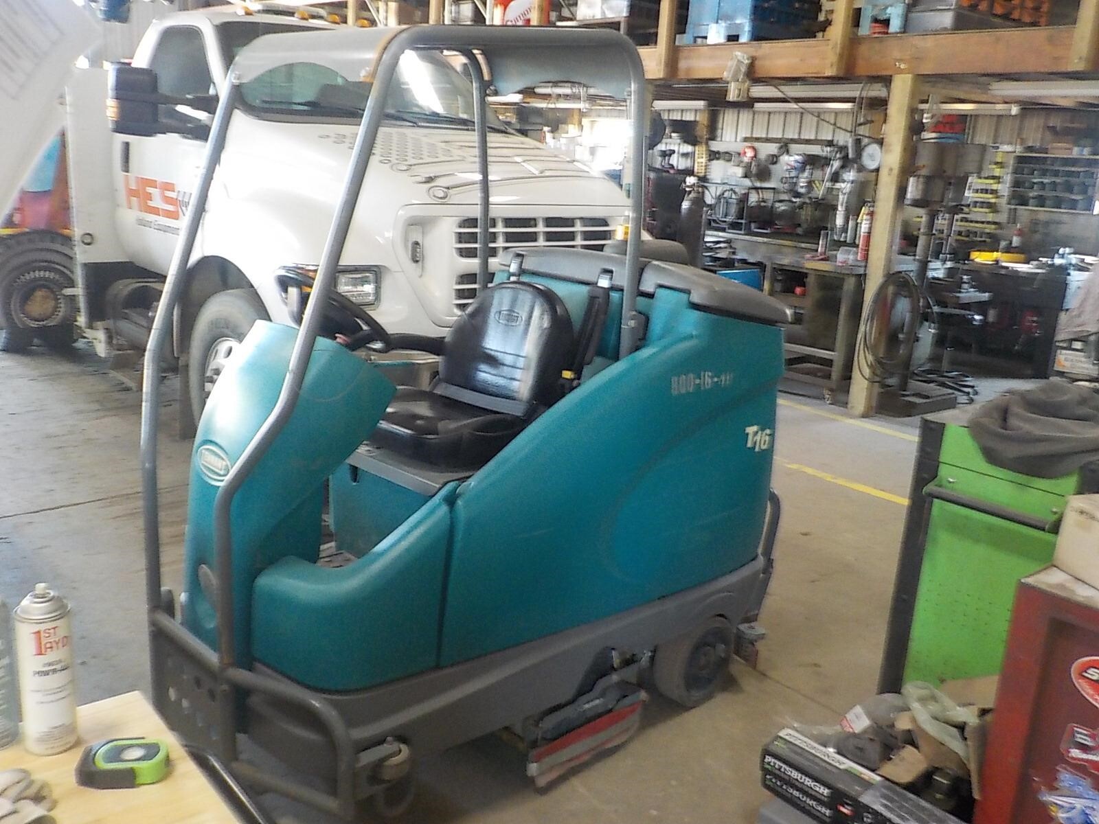 2017 TENNANT T16 in Holland, MI