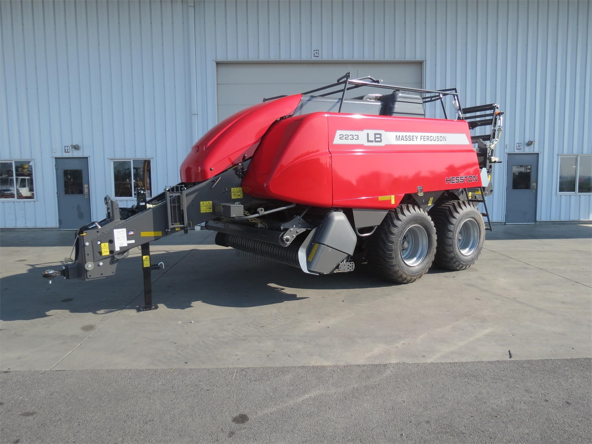 2025 MASSEY FERGUSON LB2233 in Bethel, PA