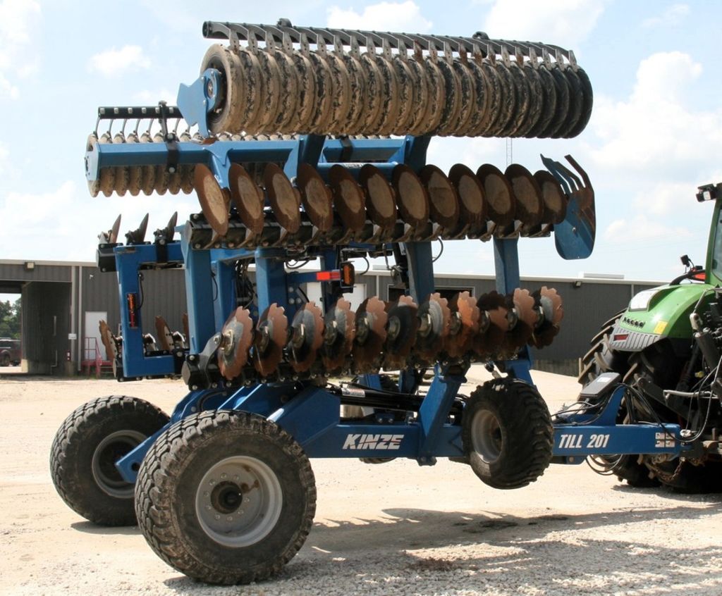 2021 Kinze Mach Till 201 in Bryan, TX