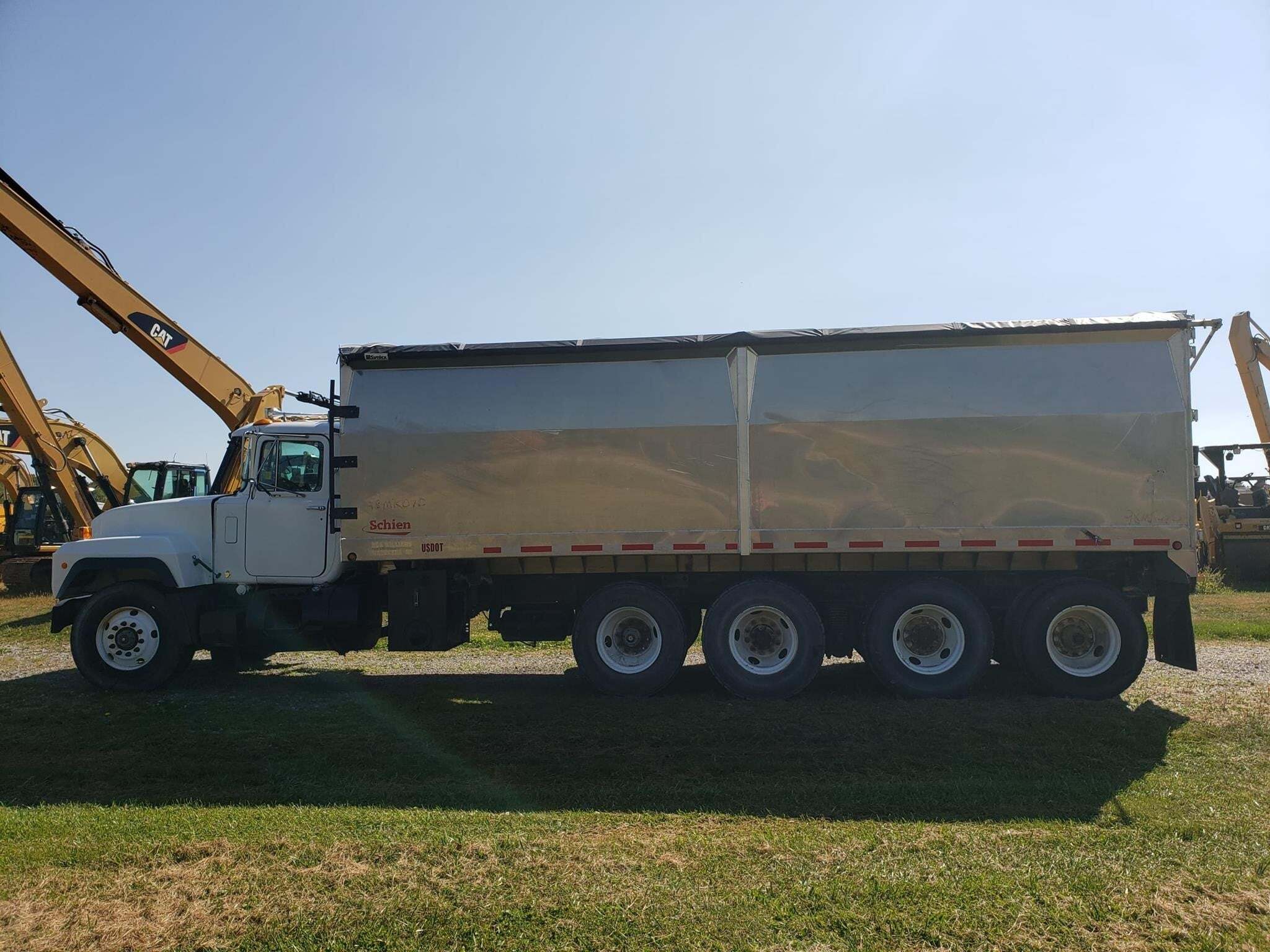 2003 MACK RD688S in Caledonia, NY