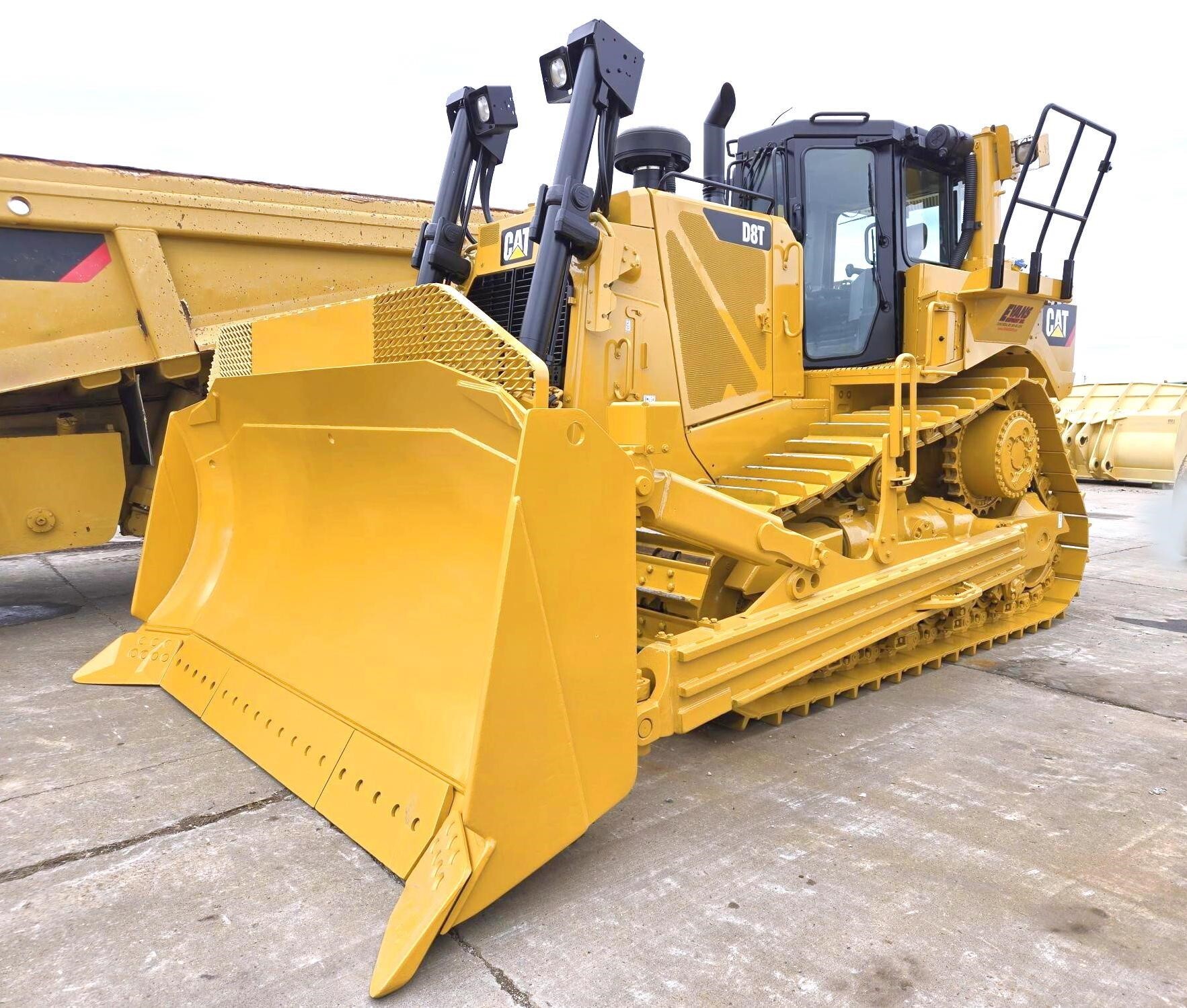 2019 CATERPILLAR D8T in Lees Summit, MO