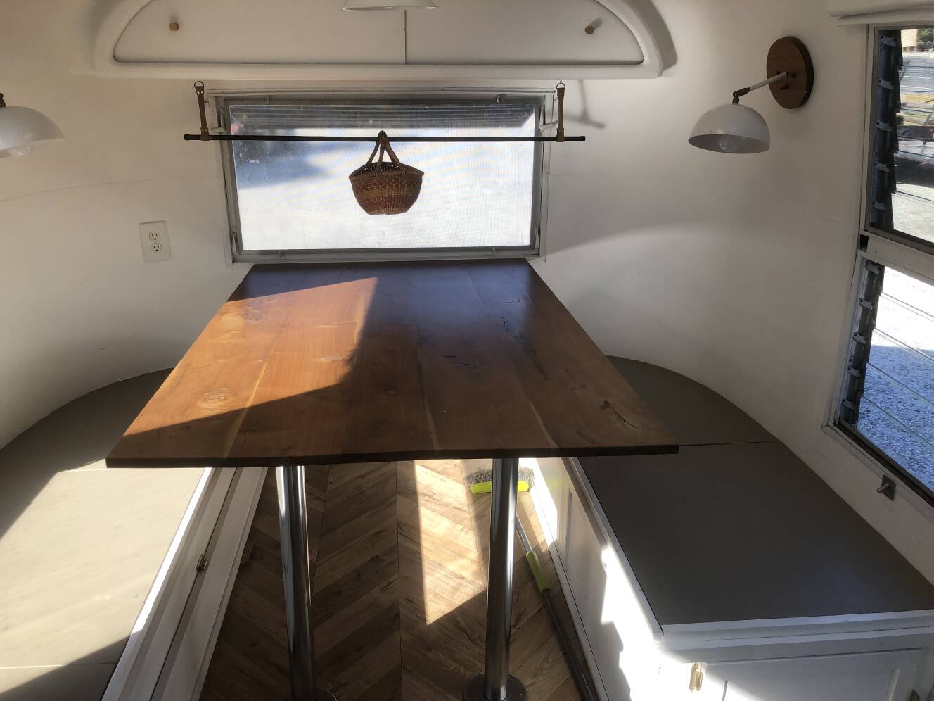 A photo of this 1963 Airstream INTERNATIONAL LAND YACHT SERIES OVERLANDER