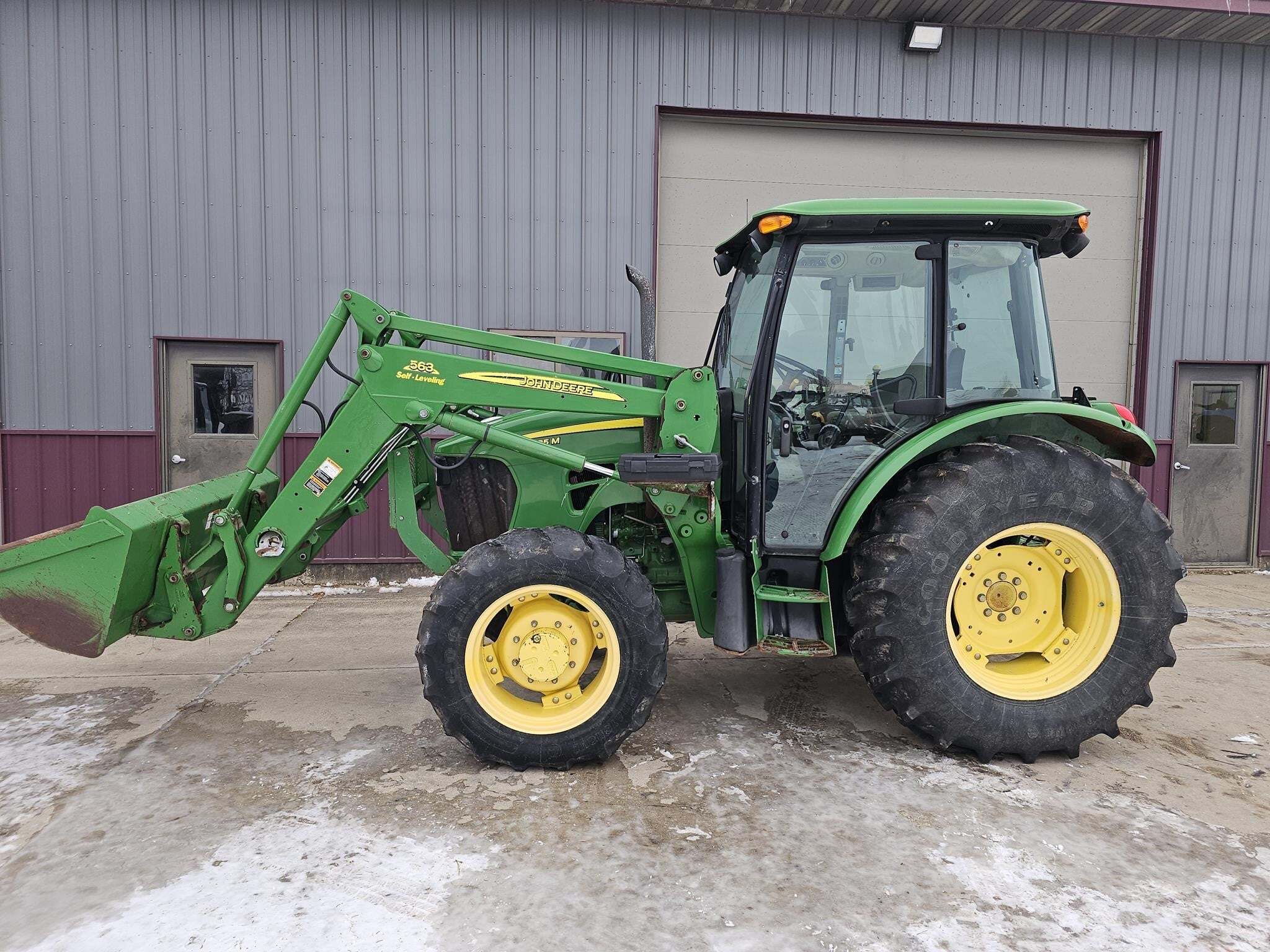 2010 JOHN DEERE 5085M in Caledonia, MN