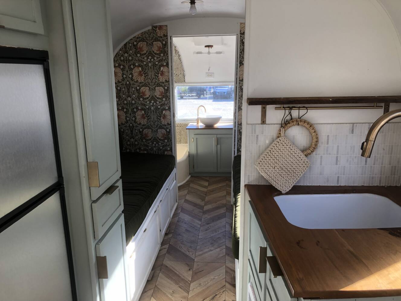 A photo of this 1963 Airstream INTERNATIONAL LAND YACHT SERIES OVERLANDER