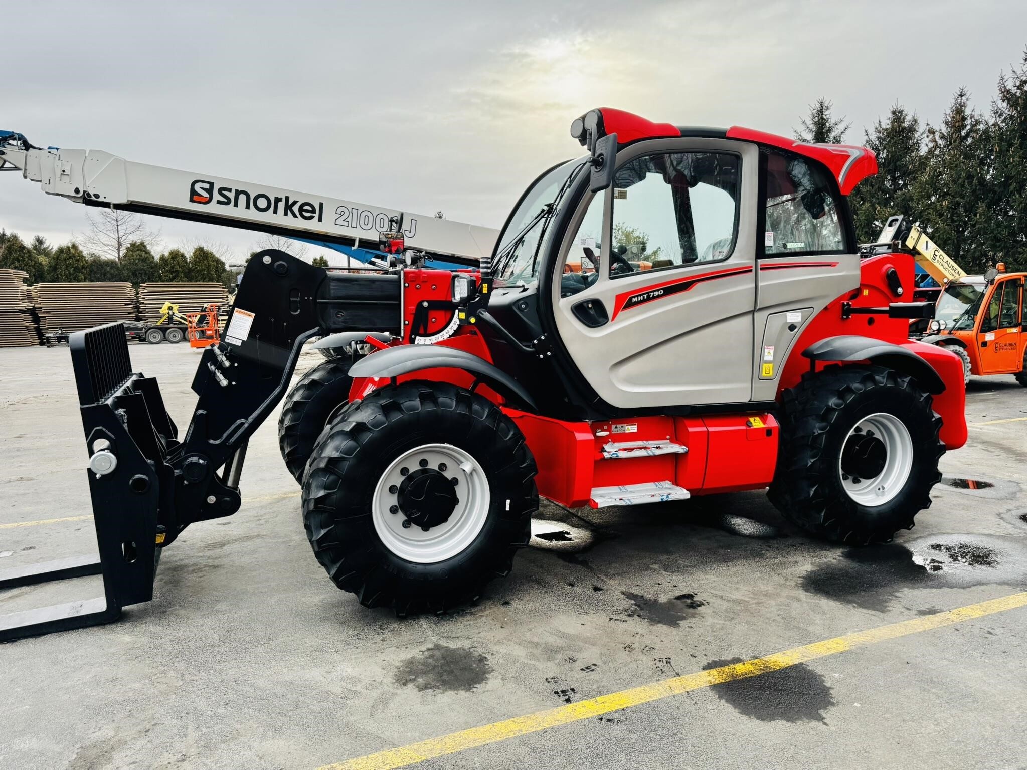 2025 MANITOU MHT790 in Bolingbrook, IL