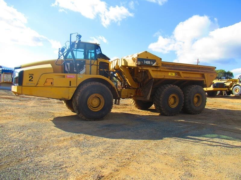 2012 CATERPILLAR 740B in West Sacramento, CA