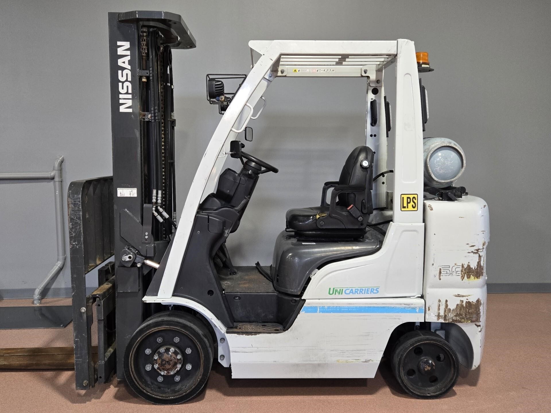 2015 UNICARRIERS CF60 in Rockdale, IL