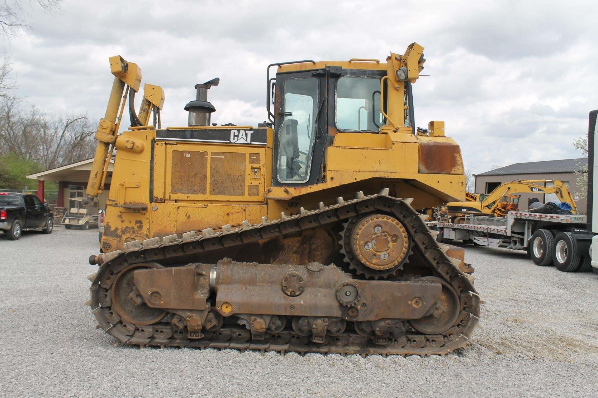 2004 CATERPILLAR D8R II in Pleasureville, KY