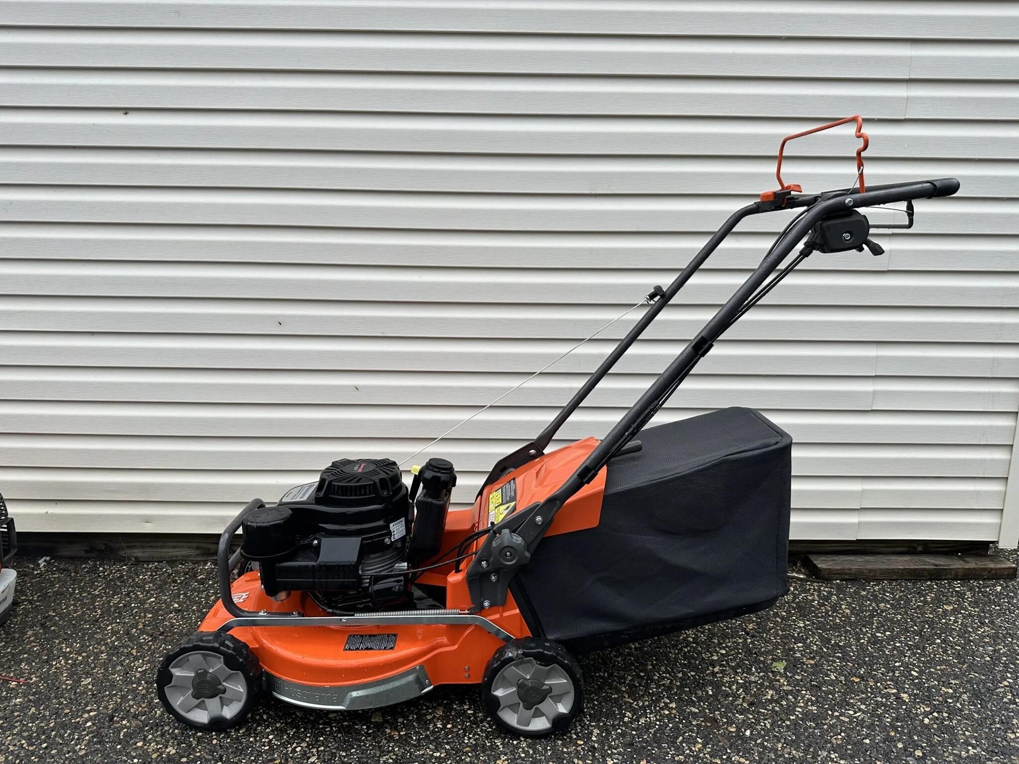 HUSQVARNA W520 in Vineland, NJ