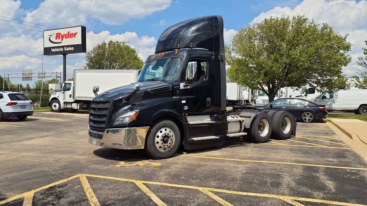 2020 FREIGHTLINER CASCADIA 126 in Bolingbrook, IL