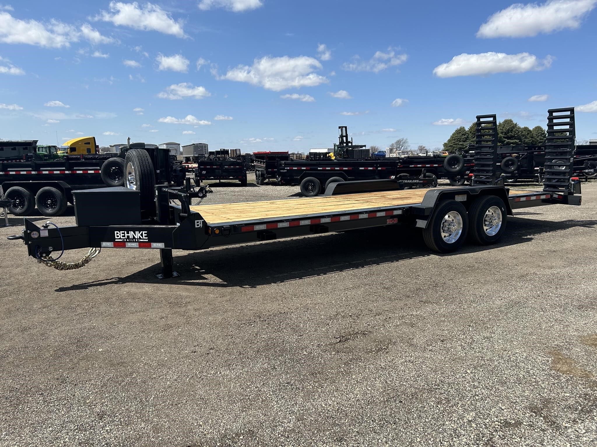 2025 BEHNKE CBCT 83"X24' 24K LO PRO EQUIPMENT TRAILER in Pecatonica, IL