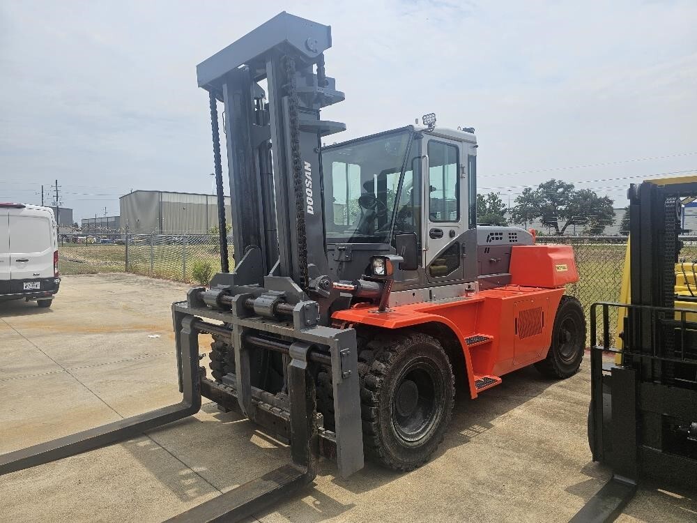 2017 DOOSAN D160S-7 in Houston, TX
