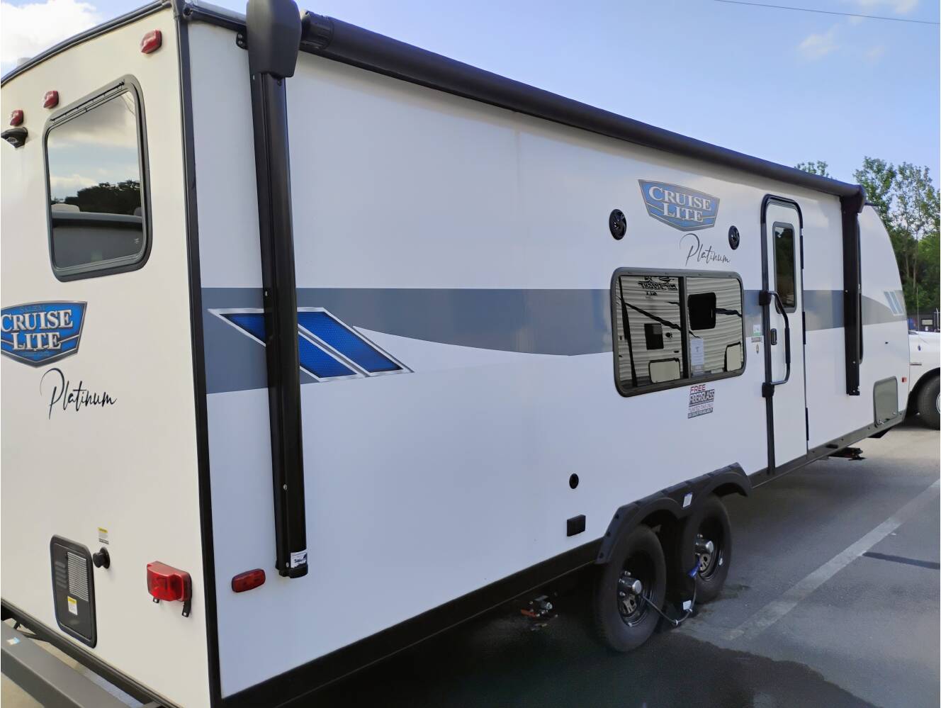 A photo of this 2023 Forest River SALEM CRUISE LITE 261BHXL