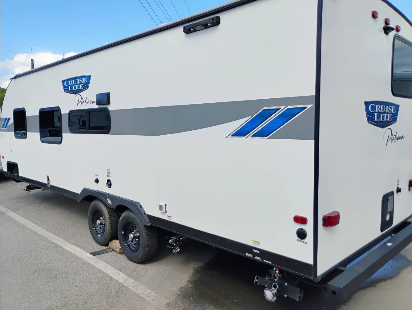A photo of this 2023 Forest River SALEM CRUISE LITE 261BHXL