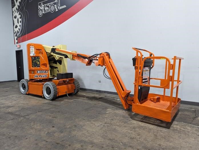 2013 JLG E300AJP in Palmetto, FL