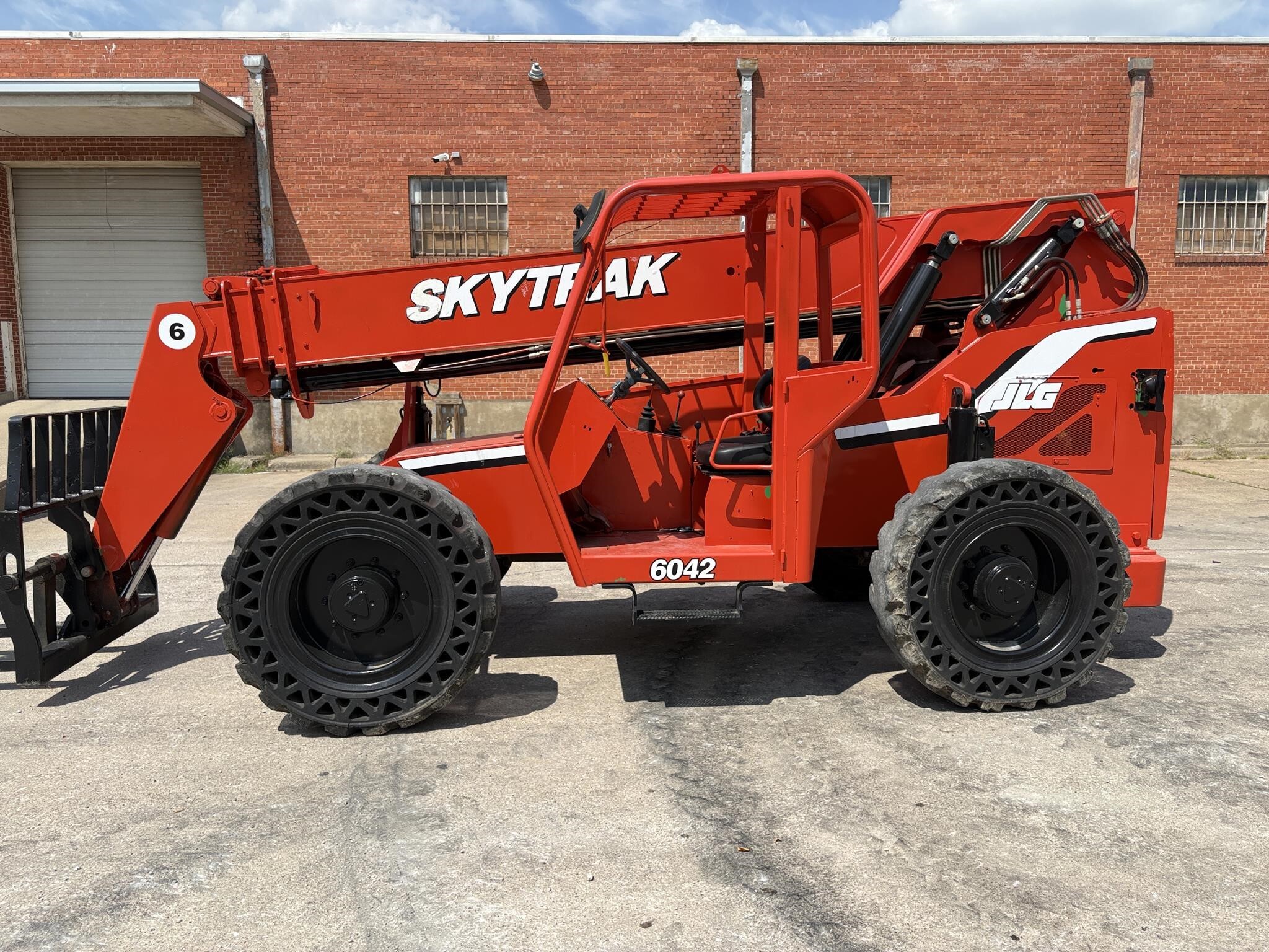 2015 SKY TRAK 6042 in Dallas, TX