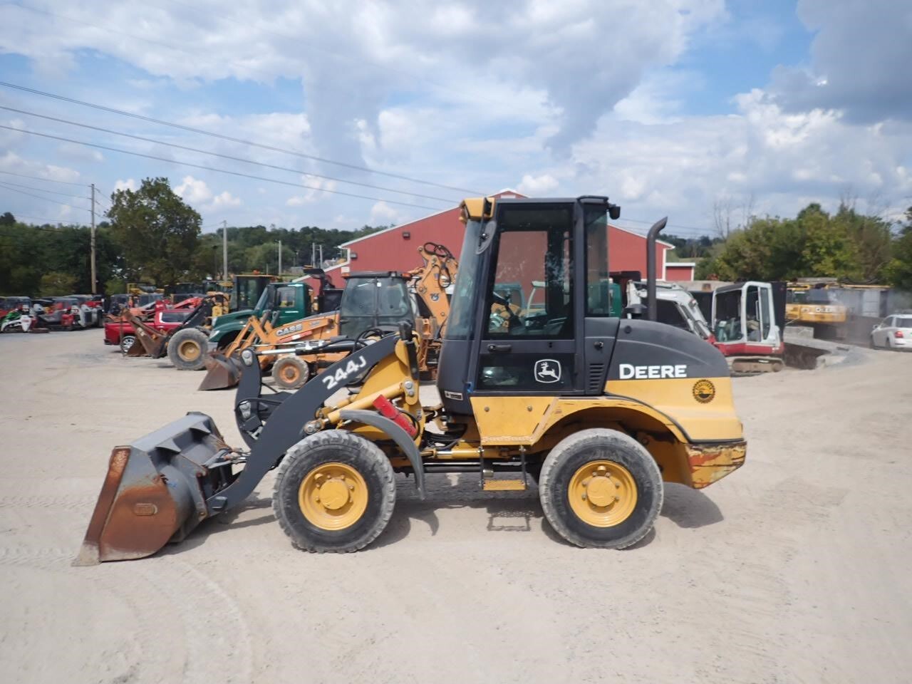 2013 DEERE 244J in Manheim, PA