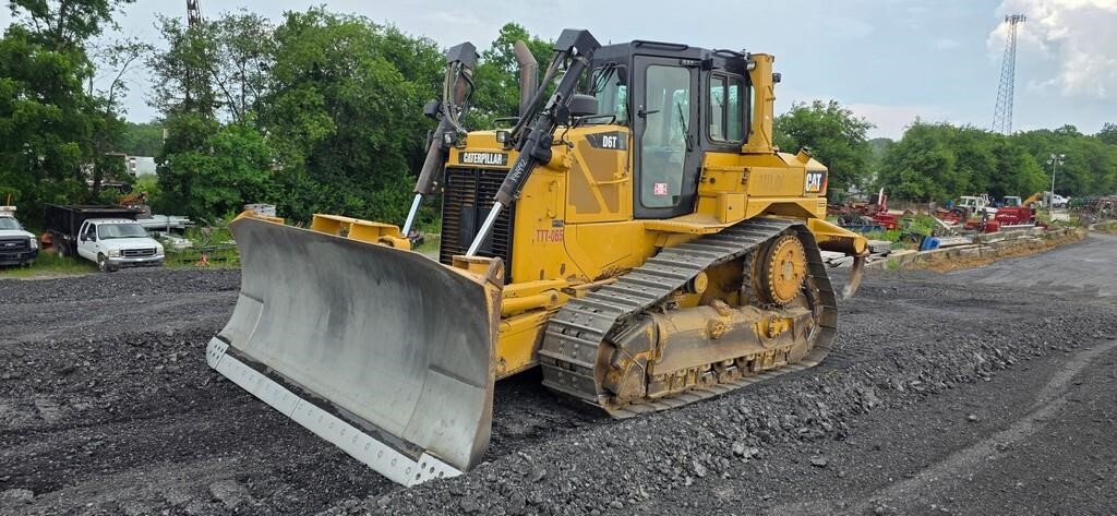 2012 CATERPILLAR D6T XL in Chambersburg, PA