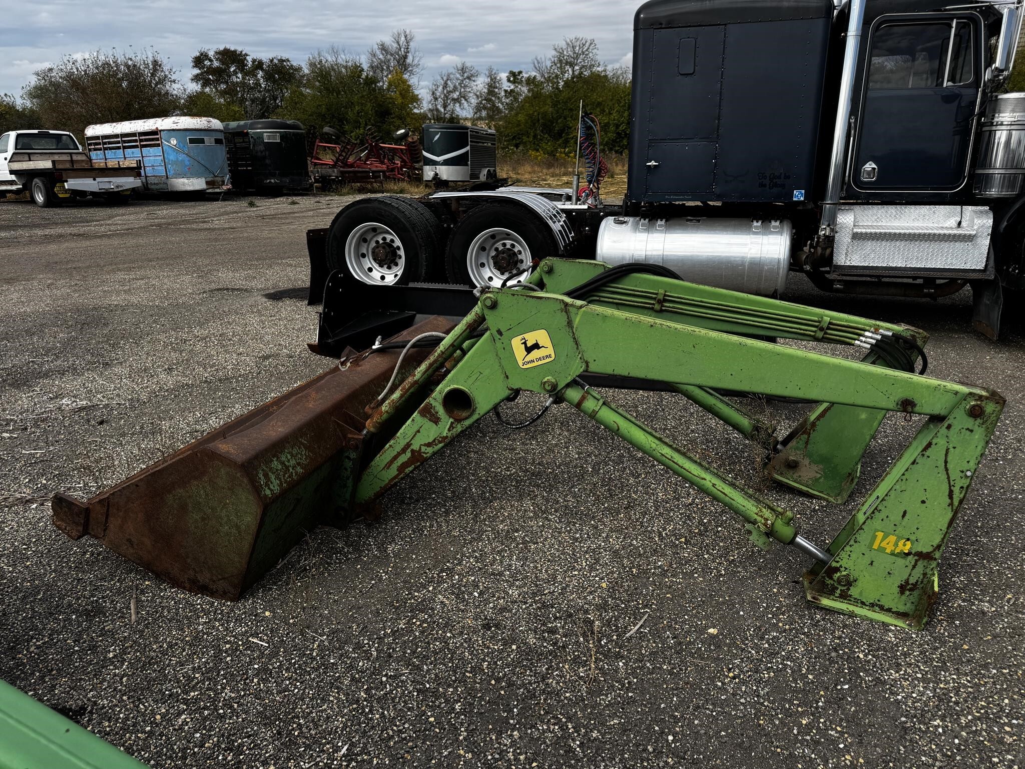 JOHN DEERE 148 in Pecatonica, IL
