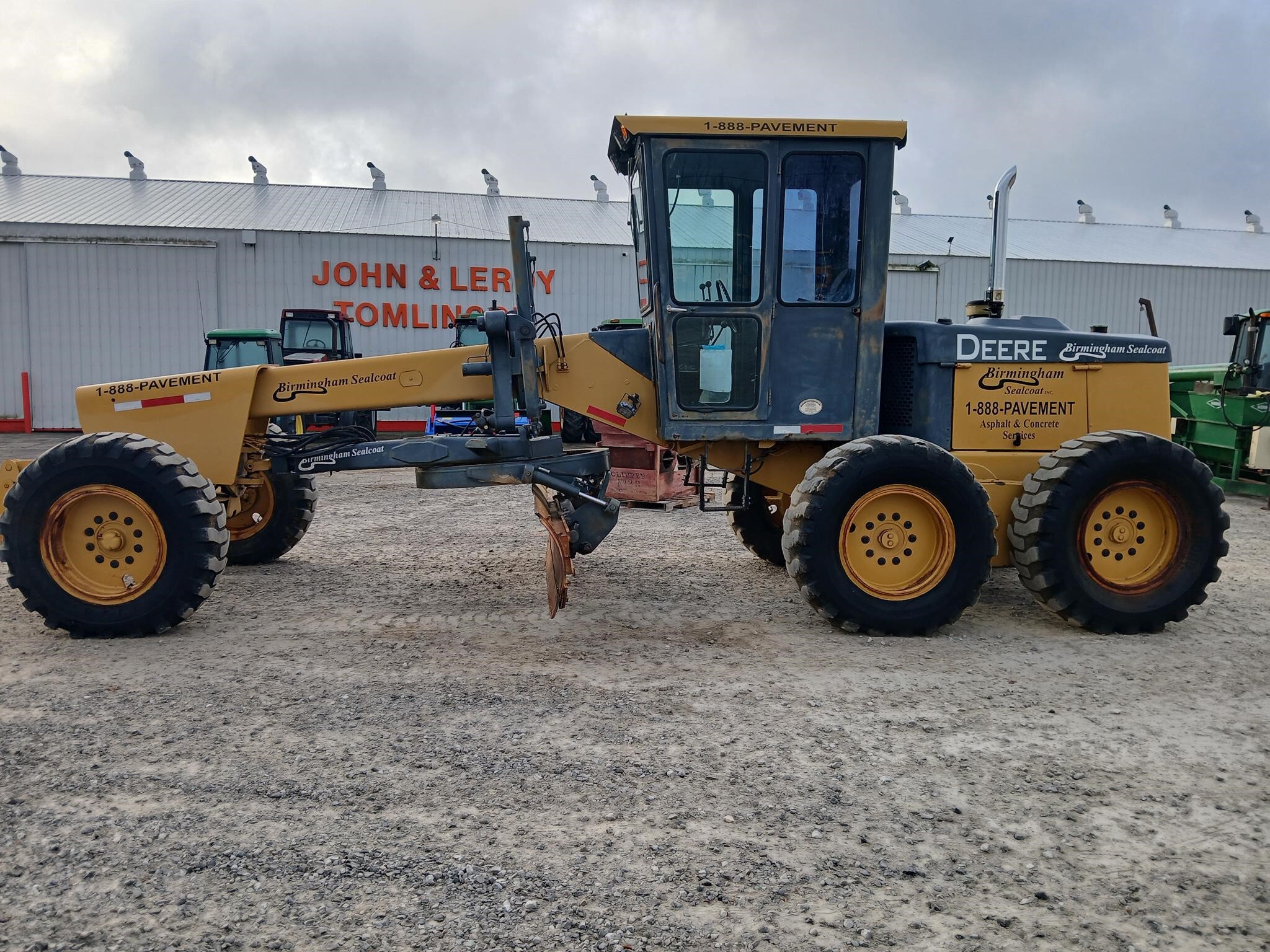 1972 DEERE 570A in Marlette, MI