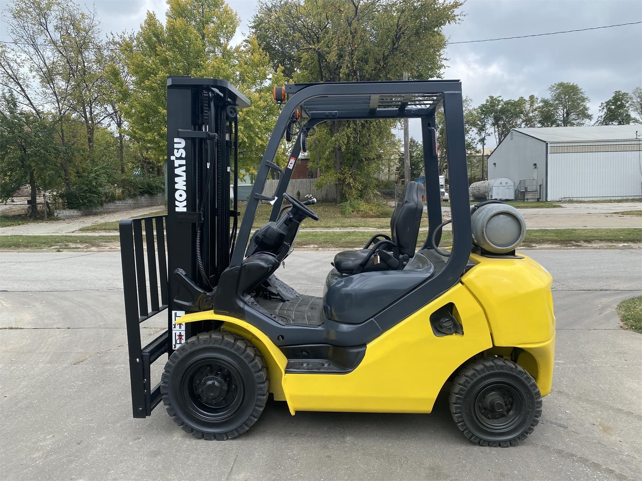 2006 KOMATSU FG25ST-16 in Des Moines, IA