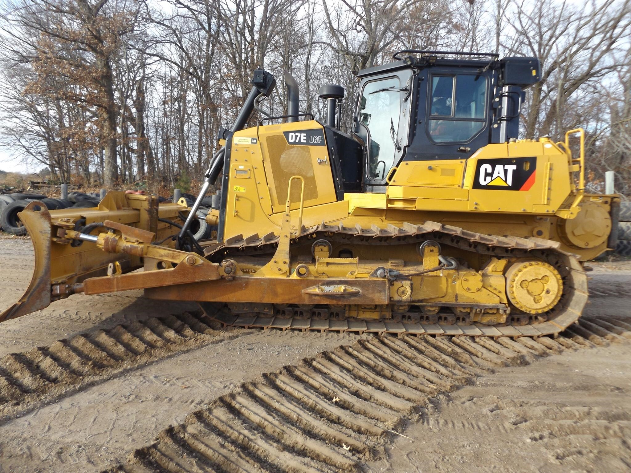 2017 CATERPILLAR D7E LGP in Harris, MN