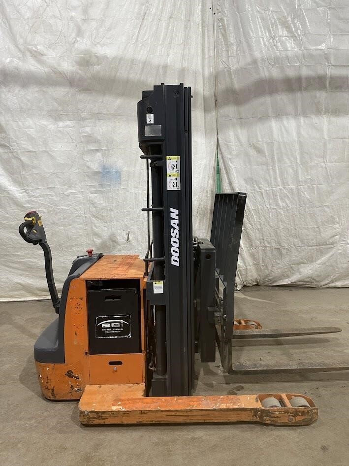 DOOSAN BWP17S-7 in Rockdale, IL