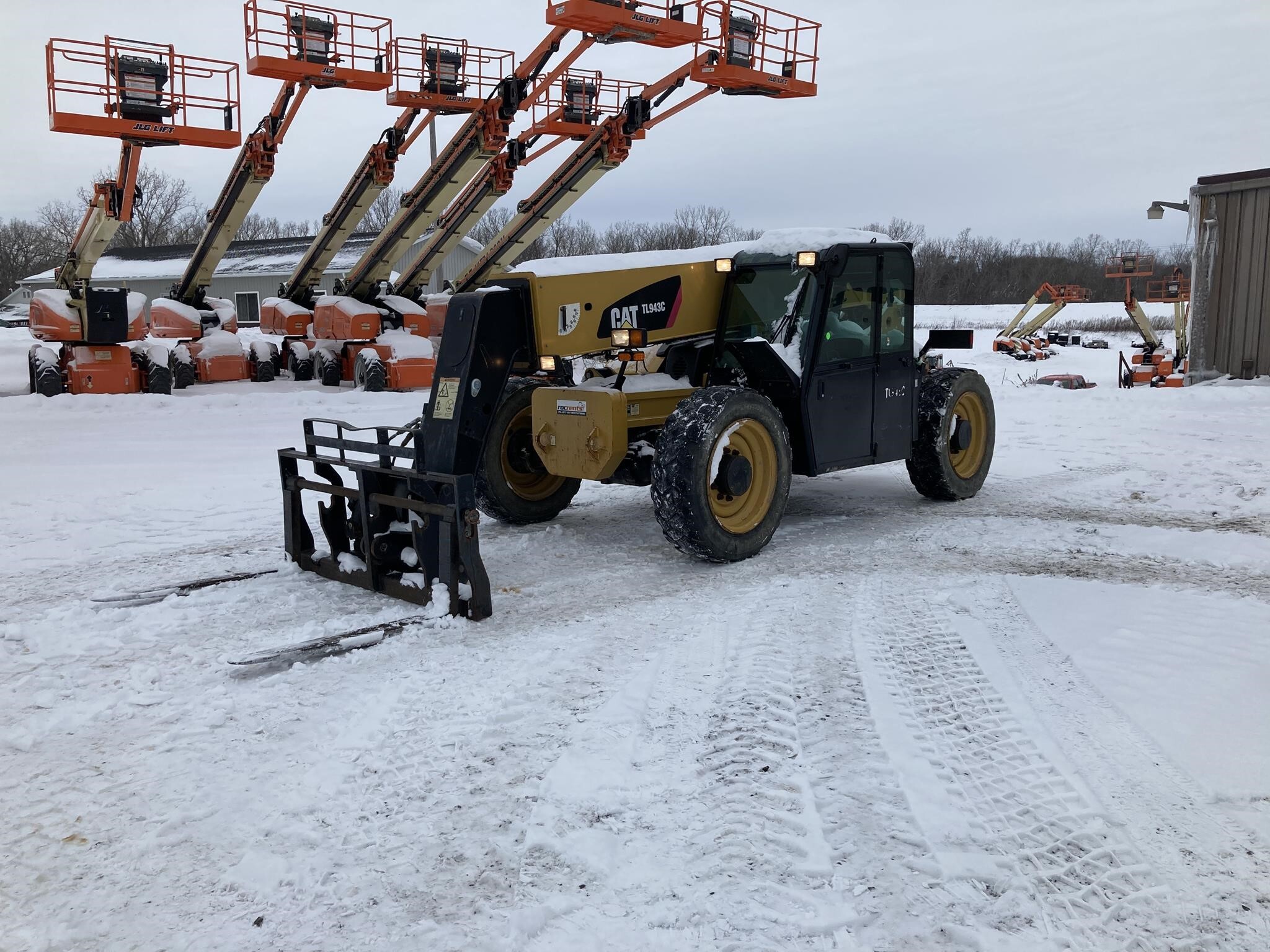 2015 CATERPILLAR TL943C in Batavia, NY