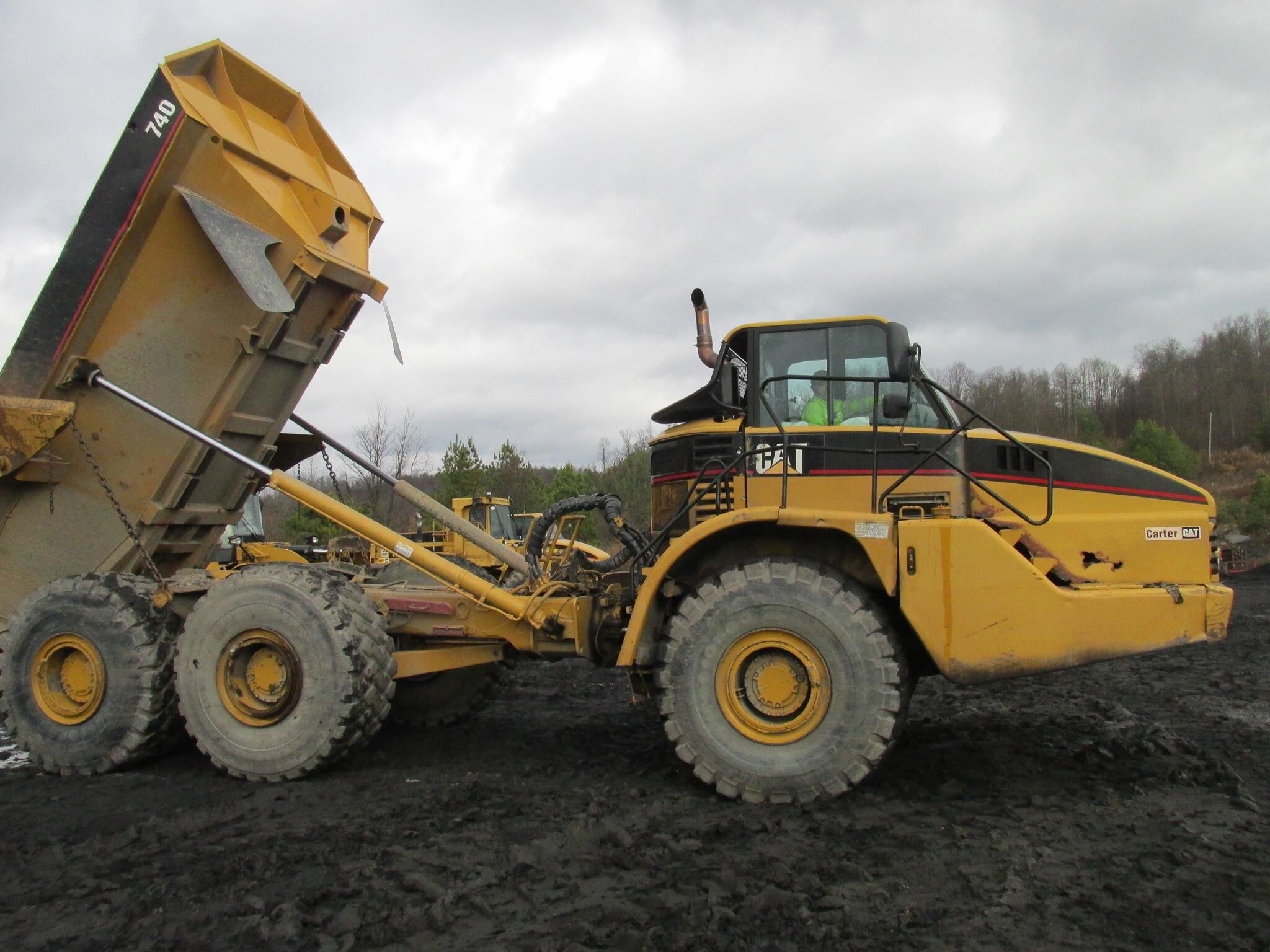 2003 CATERPILLAR 740 in Rich Creek, VA