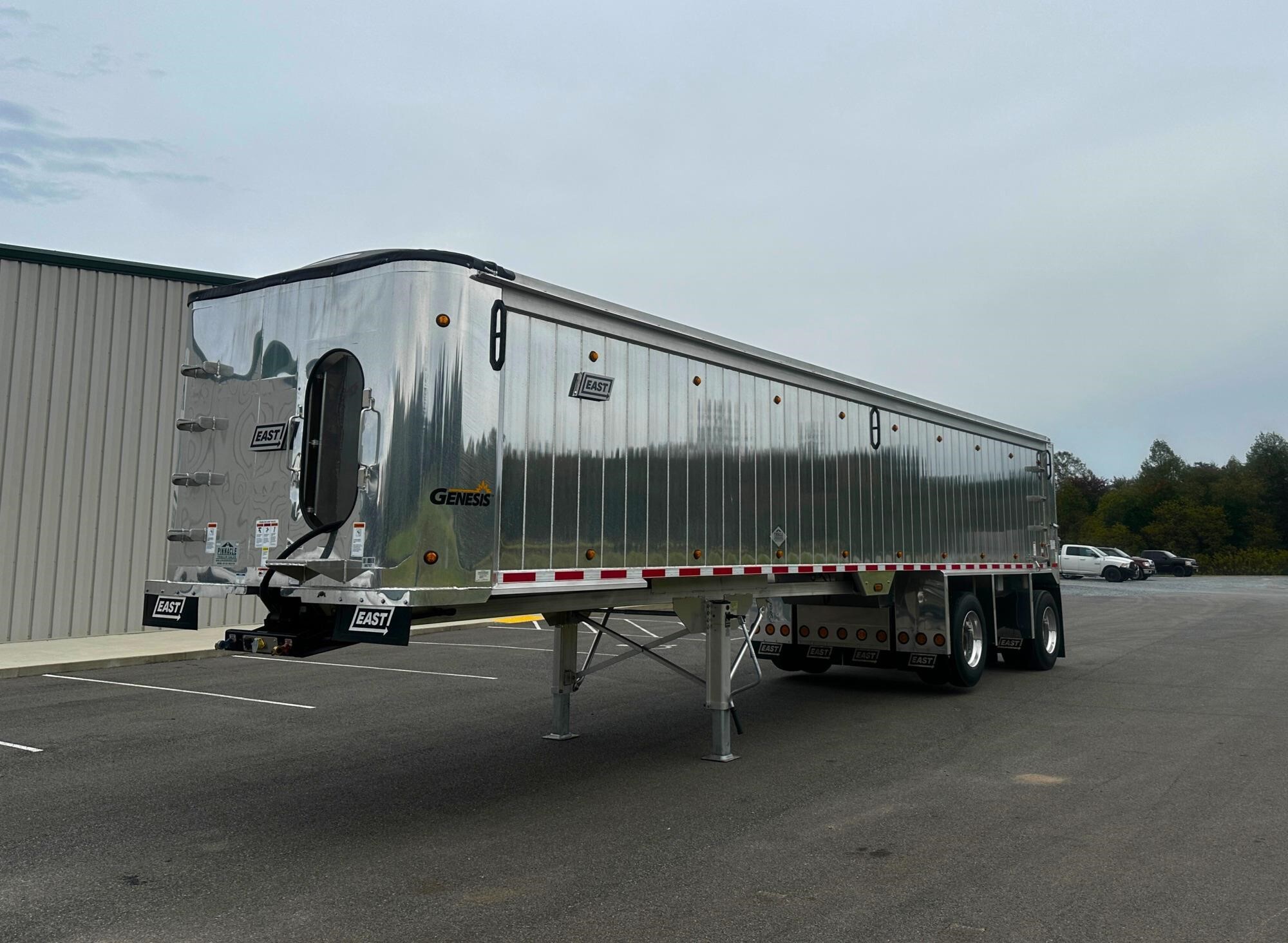 2027 EAST 40' X 102" X 72" FRAMELESS GENESIS DUMP in Wilmington, NC