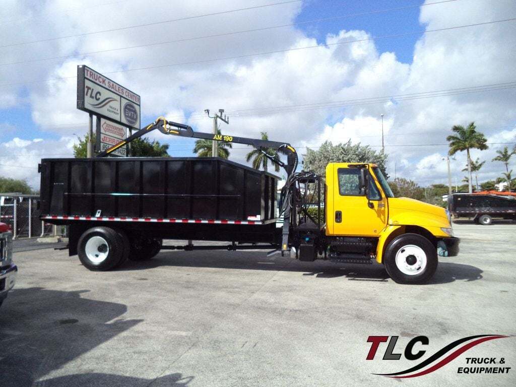 2019 INTERNATIONAL 4300 in Pompano Beach, FL