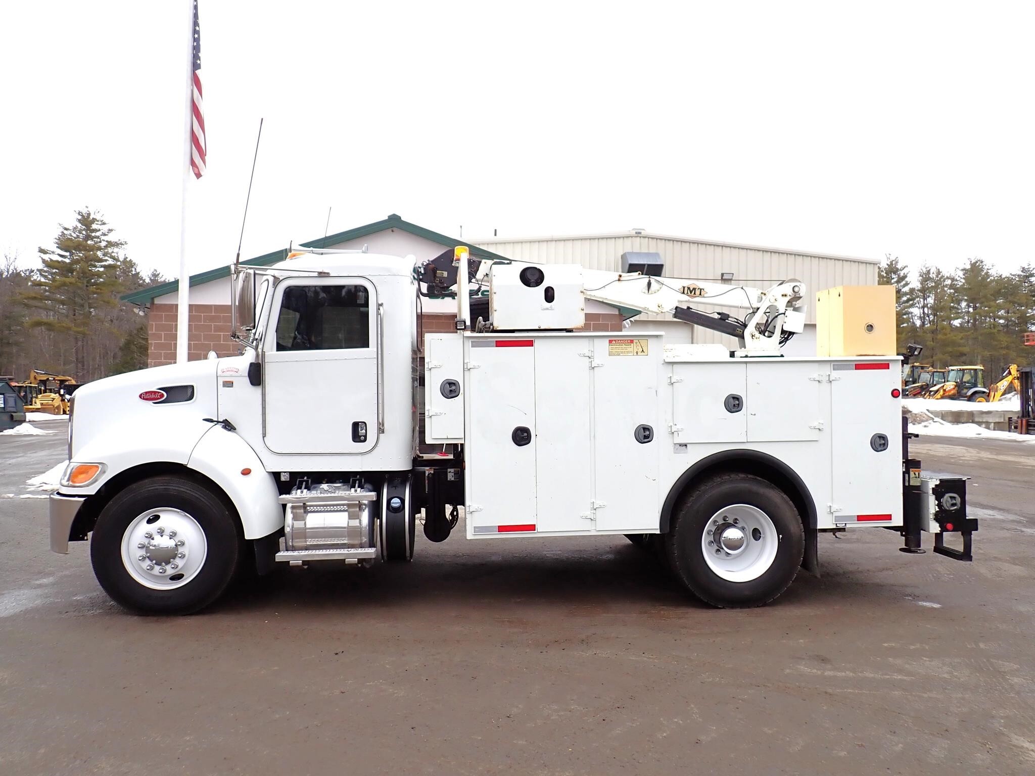 2019 PETERBILT 337 in Phillipston, MA