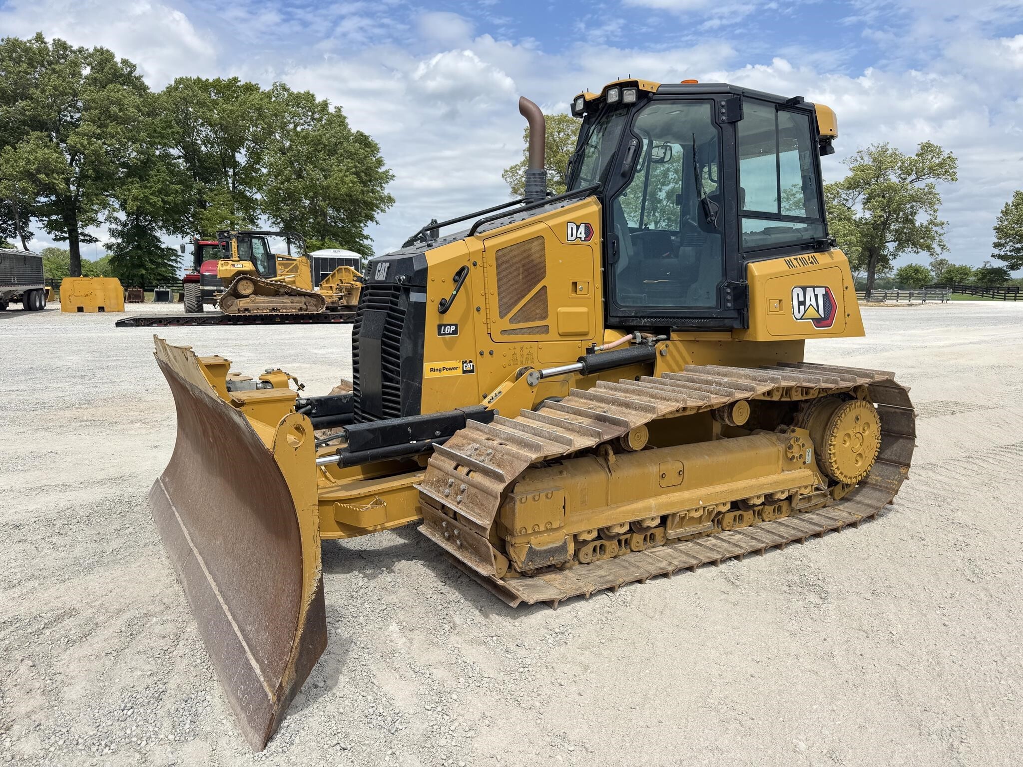 2024 CATERPILLAR D4 in Jackson, TN