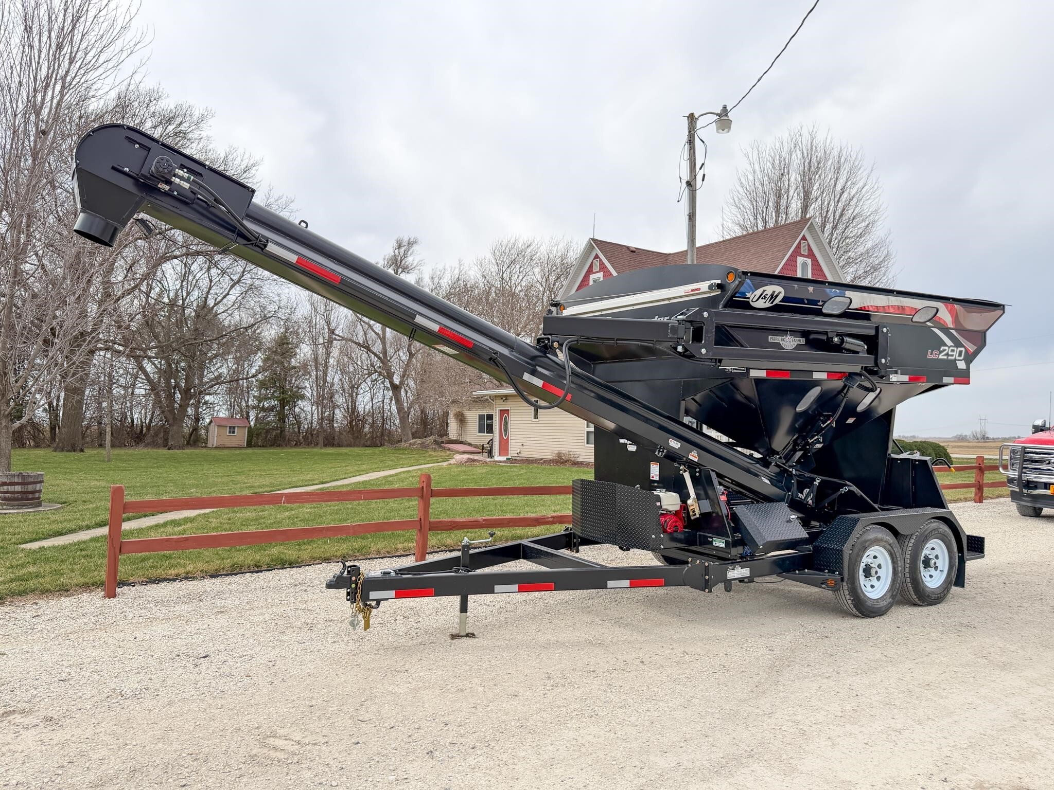 2026 J&M LC290 in Henderson, IA