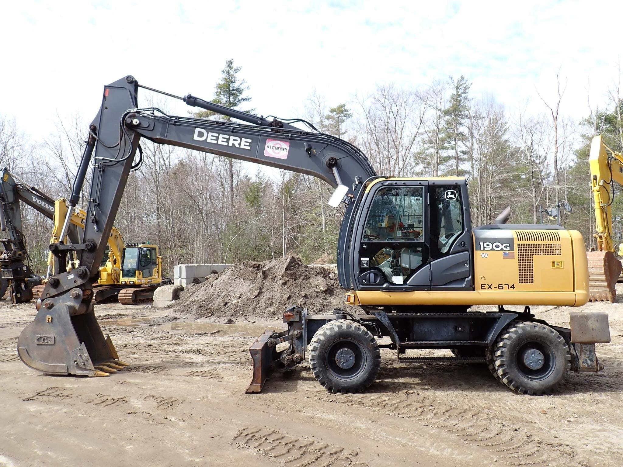 2015 DEERE 190G W in Phillipston, MA