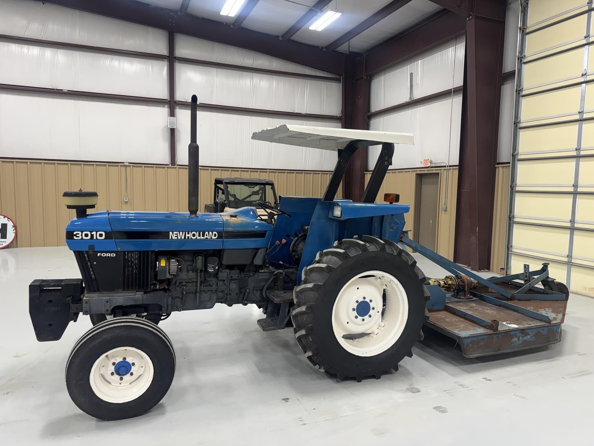 NEW HOLLAND 3010 in Jackson, TN