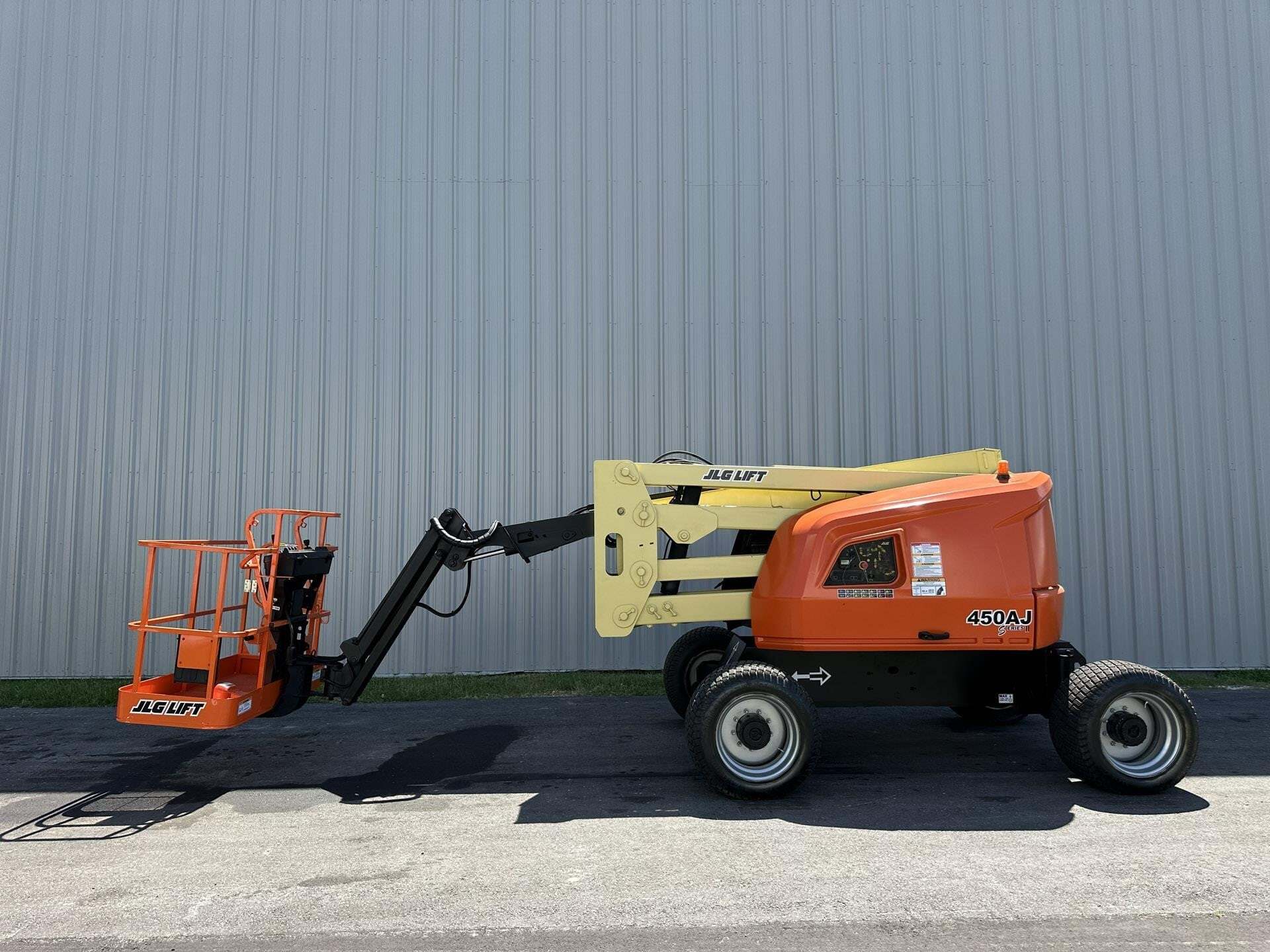 2016 JLG 450AJ in Palmetto, FL