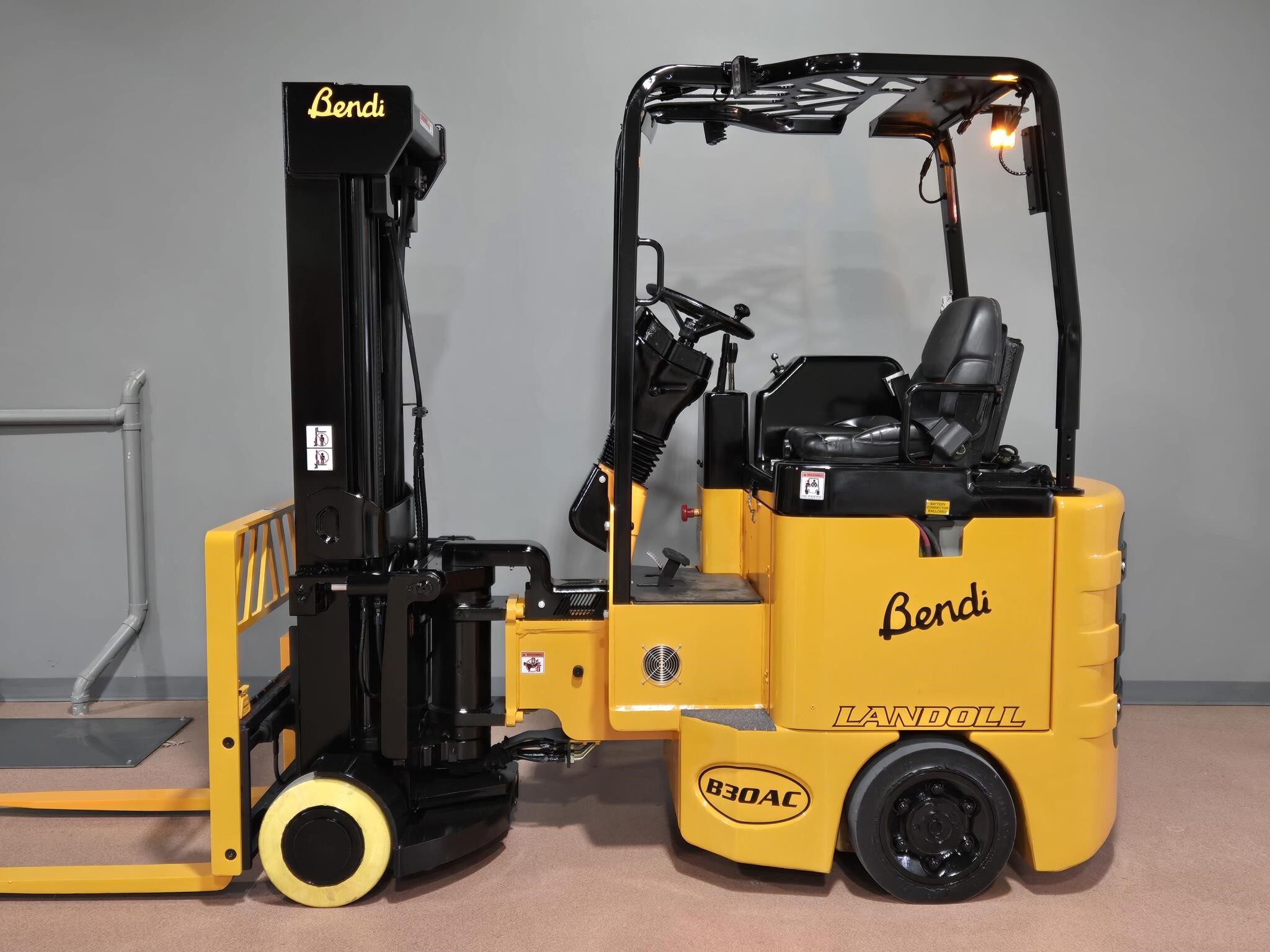 2013 BENDI B30/42E-180D in Rockdale, IL