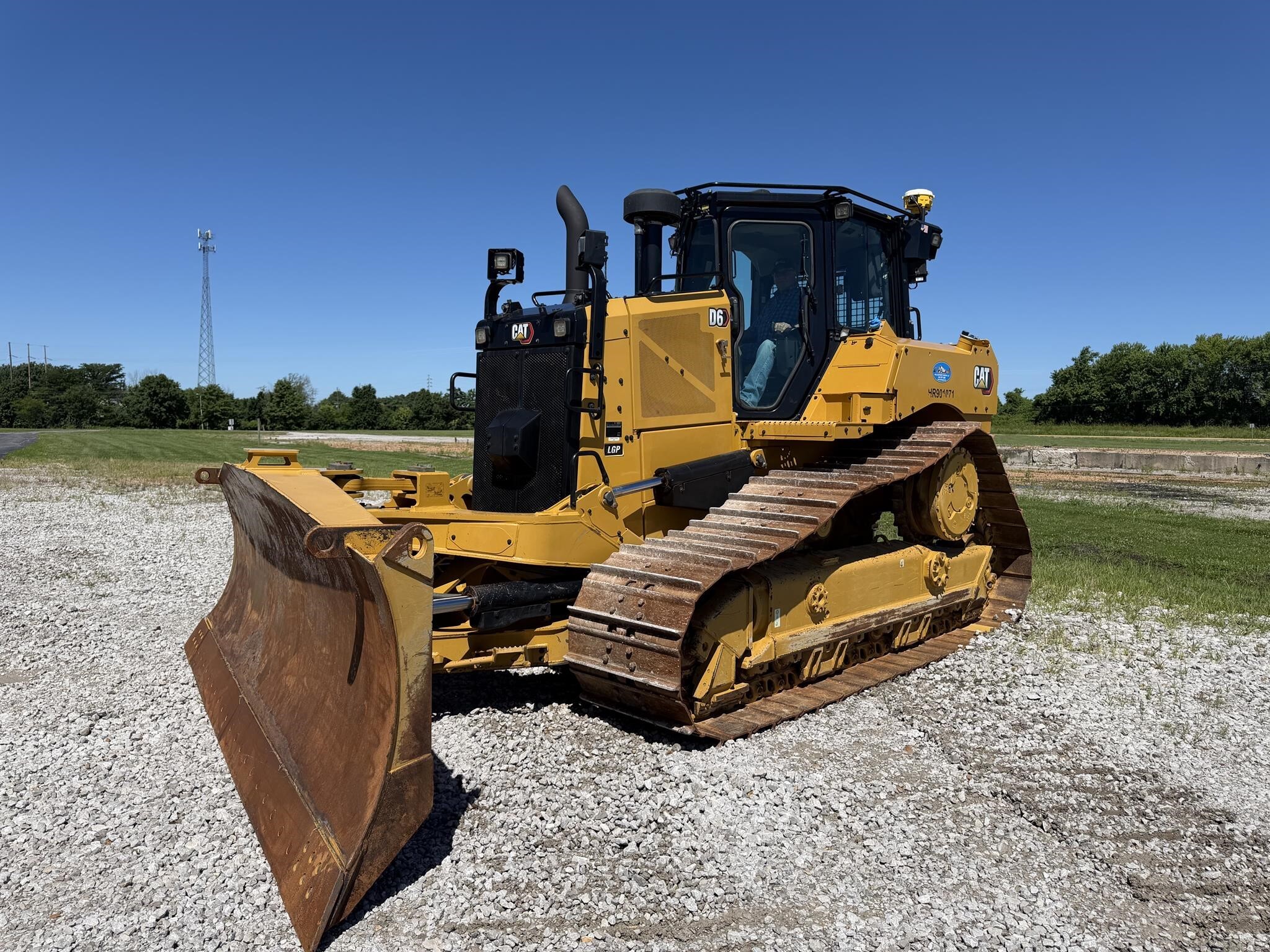 2022 CATERPILLAR D6 LGP in Granite City, IL