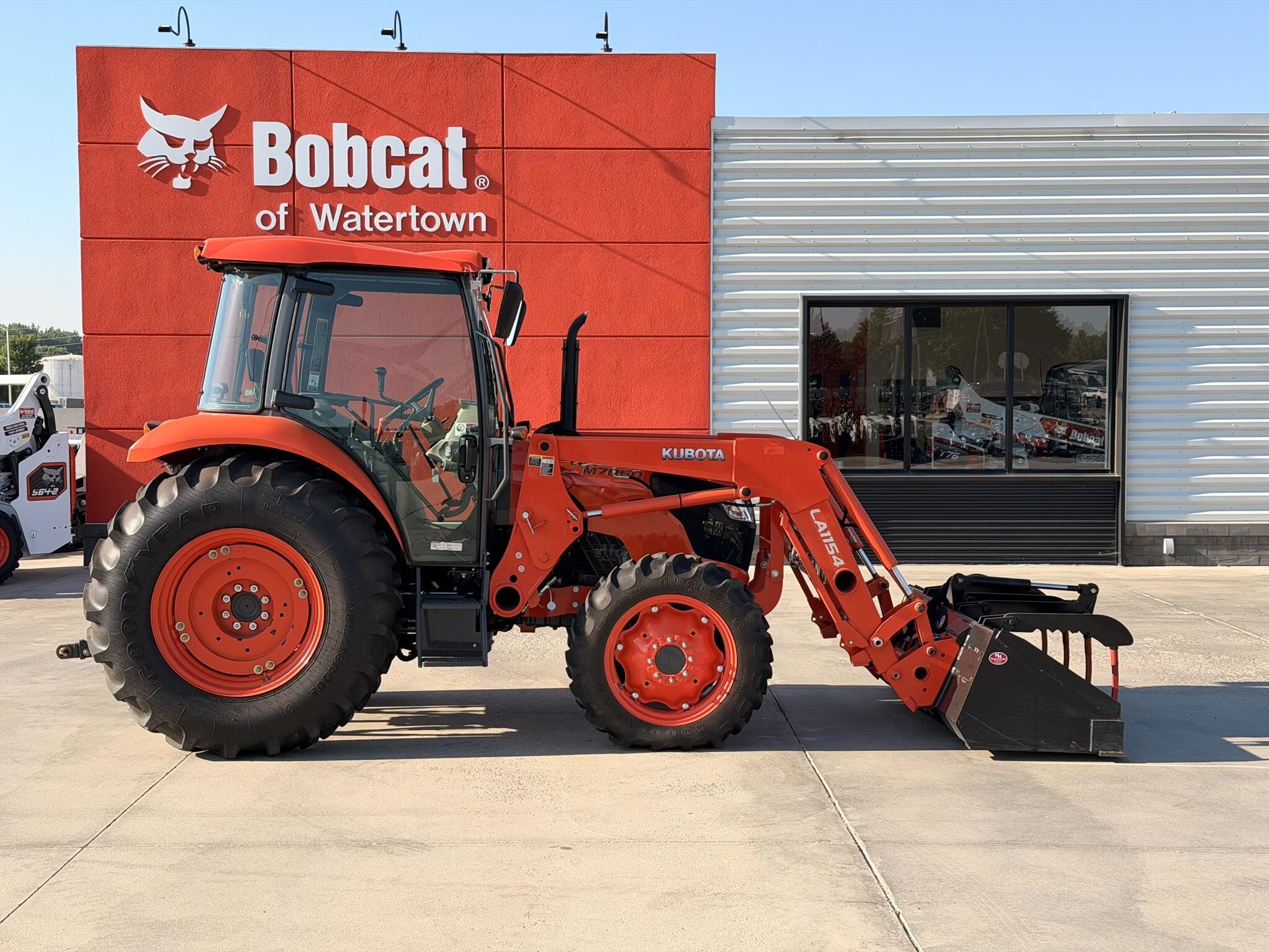 2015 KUBOTA M7060D in Watertown, SD