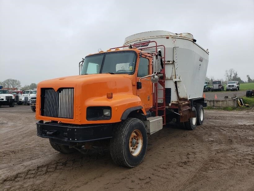2005 INTERNATIONAL PAYSTAR 5600 in Caledonia, NY