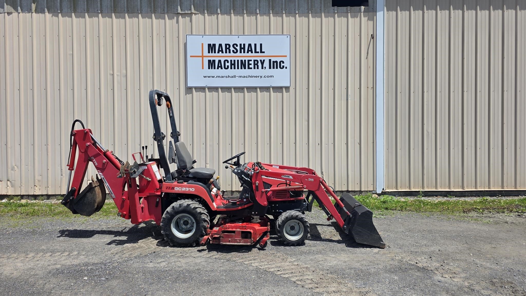 2005 MASSEY FERGUSON GC2310 in Belvidere, NJ