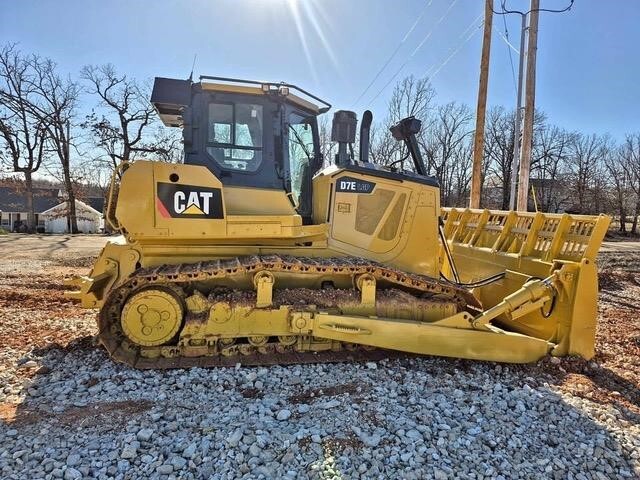 2015 CATERPILLAR D7E LGP in Chantilly, VA