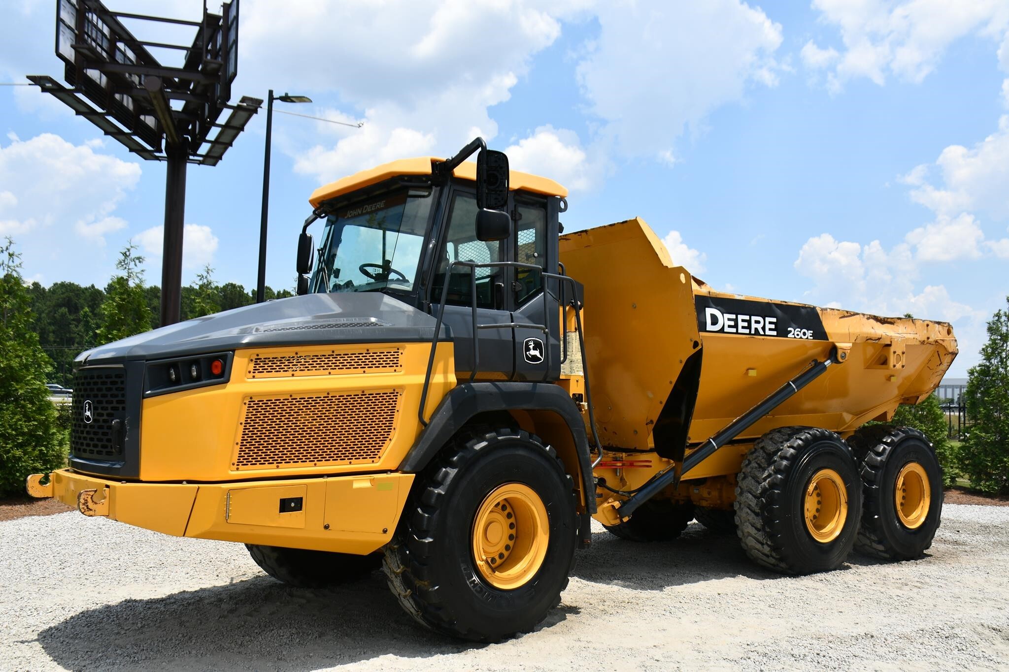 2018 DEERE 260E in Summerville, SC
