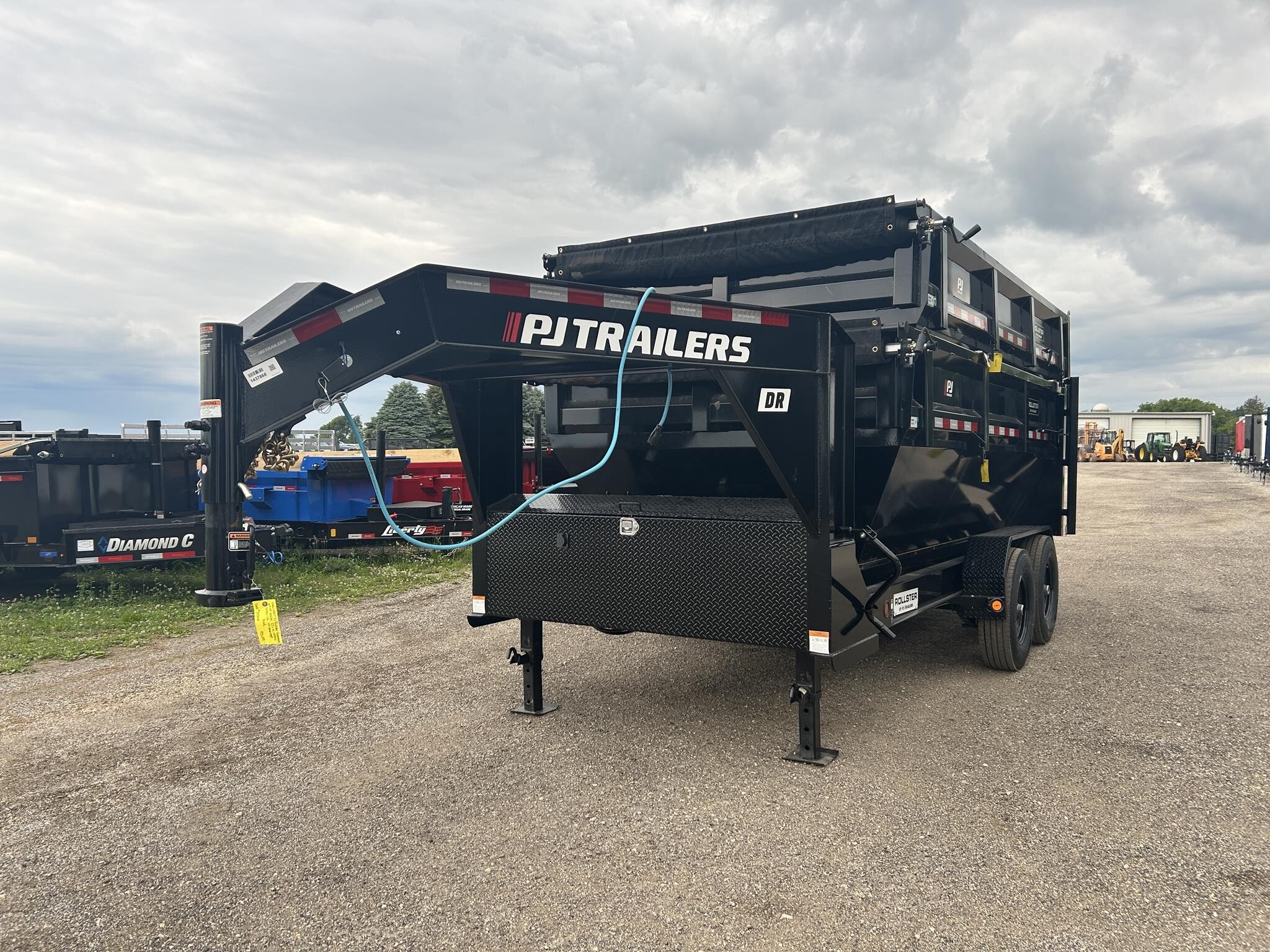 2027 PJ DR 83"X14' 16,800 in Pecatonica, IL