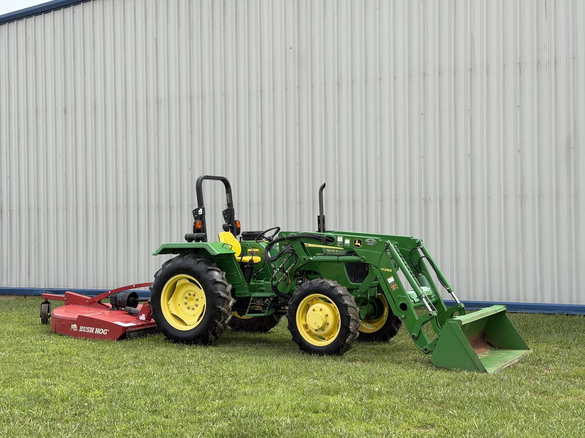 2015 JOHN DEERE 5045E in Jamestown, TN
